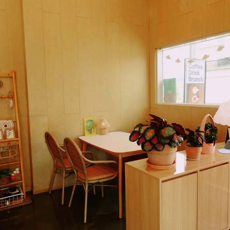 아늑한 카페 내부