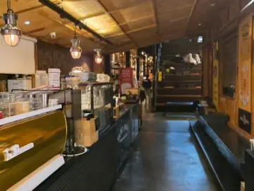 함양에서 커피 맛으로 소문난 ROAD44, 분위기까지 책임지는 인생 맛집 발견!