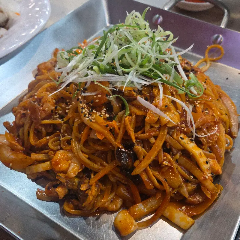 매콤한 볶음짬뽕