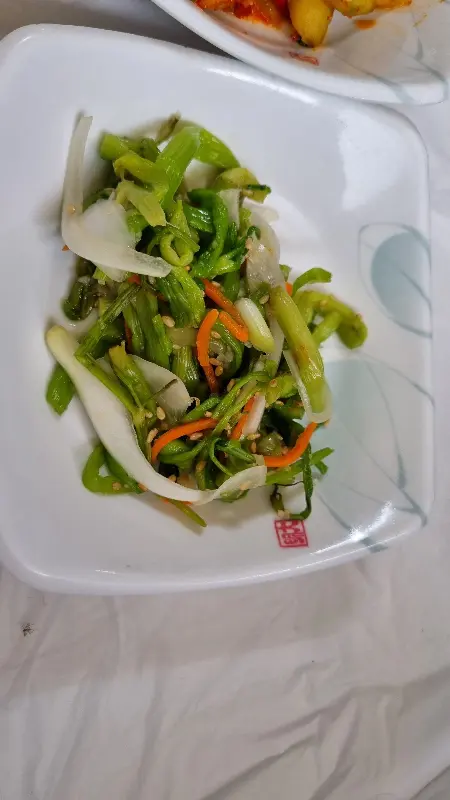 싱그러운 미나리 무침