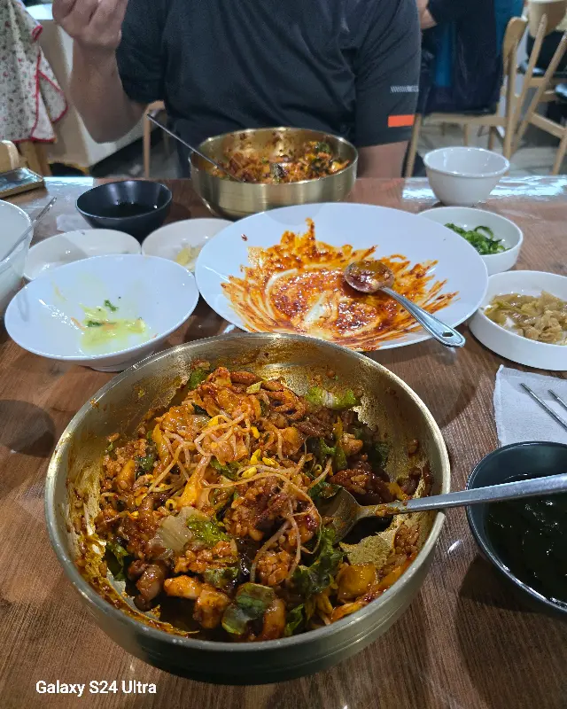 쭈꾸미돌솥밥 식사