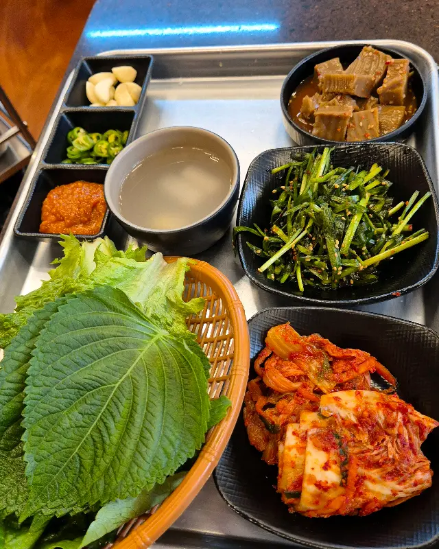 온돌오리구이 밑반찬