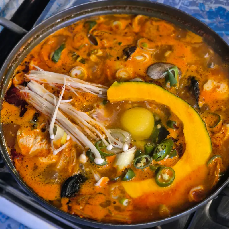 얼큰하고 시원한 찌개의 비주얼