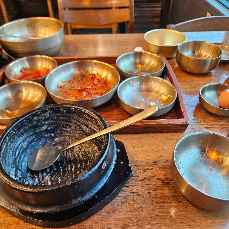 싹 비운 뚝배기