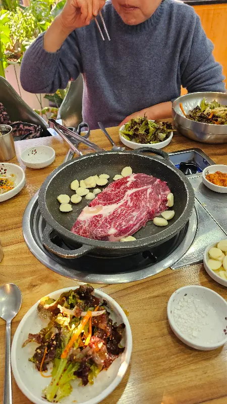 고기 굽는 모습