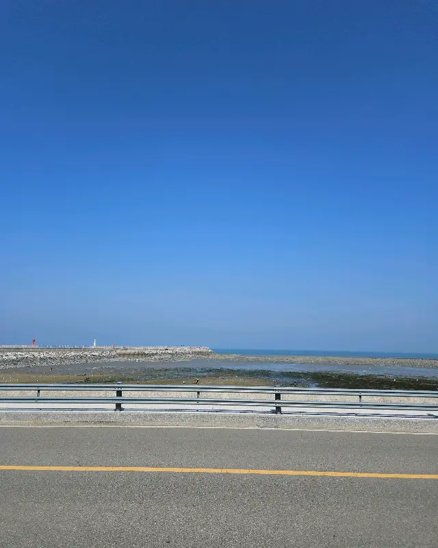 탁 트인 바다 풍경