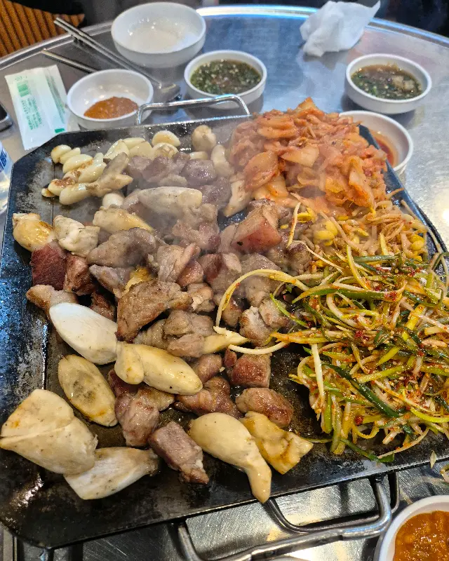 맛있게 구워진 뒷고기