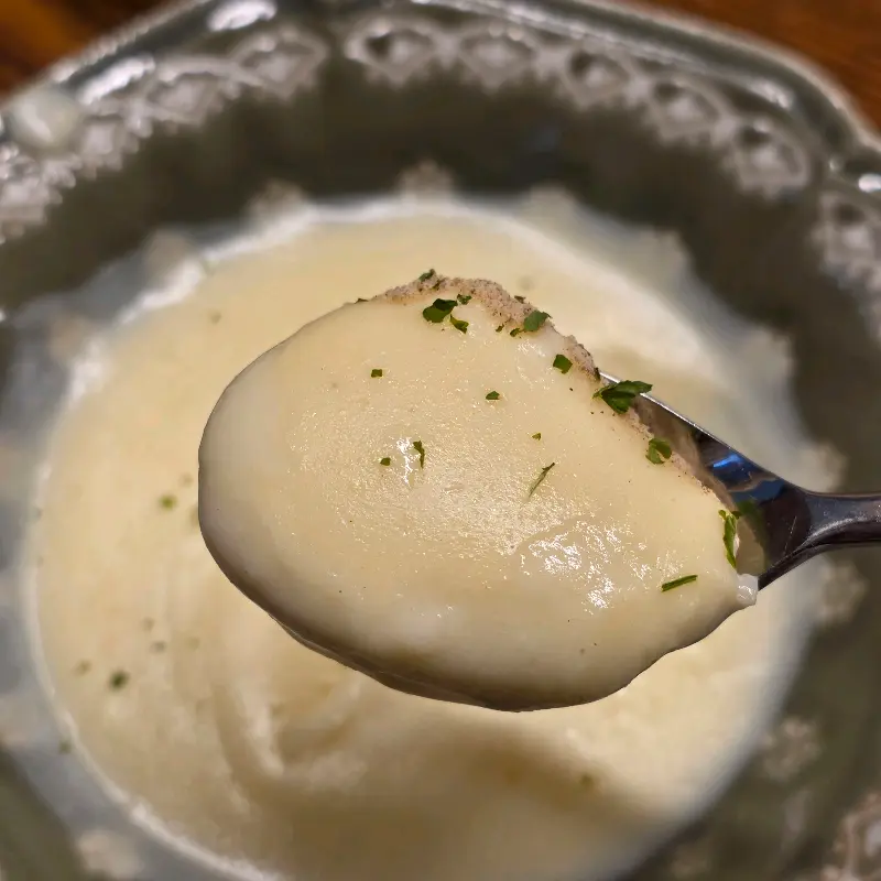 입맛을 돋우는 크리미한 식전 스프
