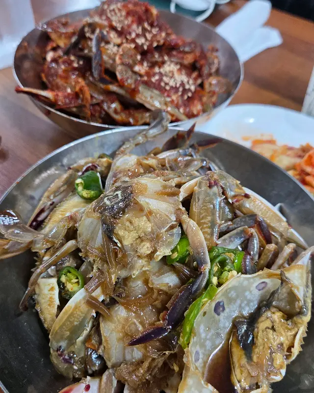 간장게장과 양념게장의 환상적인 조합