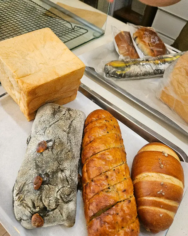 더무그의 다양한 빵들