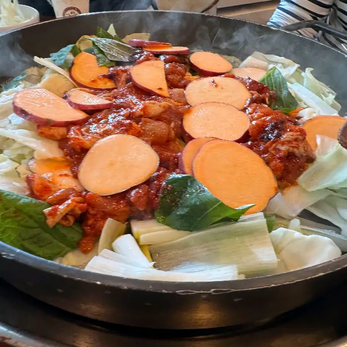 닭갈비 익어가는 모습