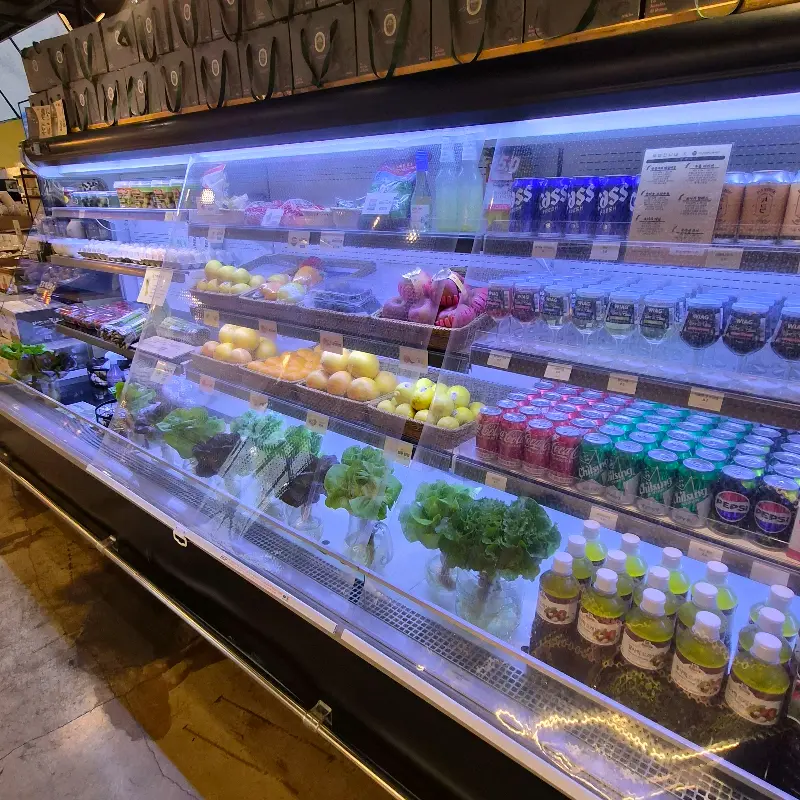 신선한 식재료 판매대