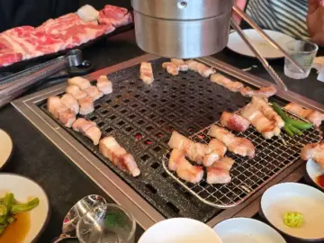 성산일출봉 절경만큼 황홀한, 제주 본연의 맛을 담은 흑돼지 성산 맛집 기행