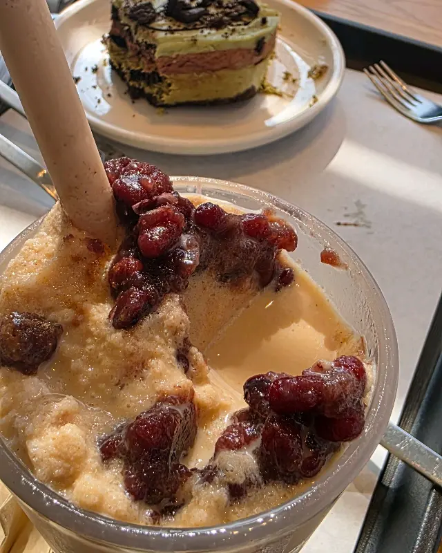 우베라떼와 디저트