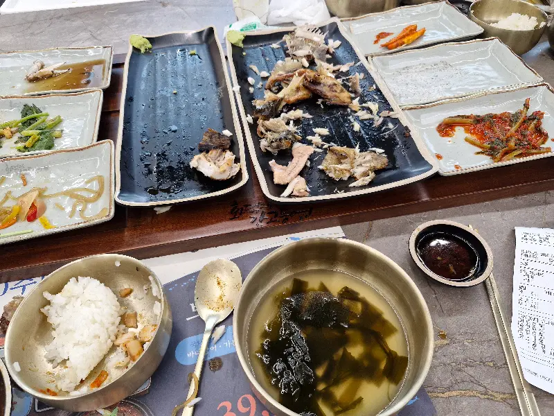 고등어 구이 한 상 차림