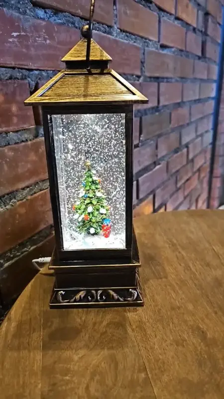 테이블 위 스노우볼