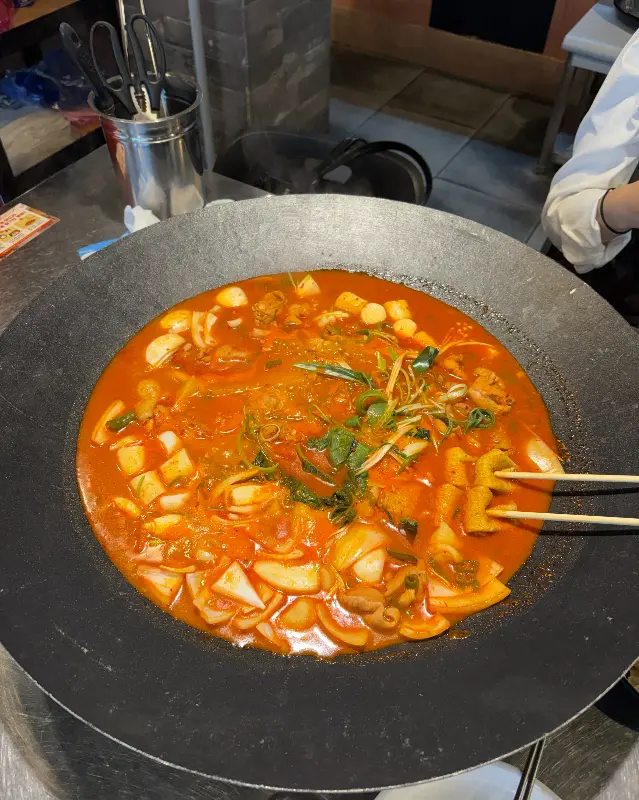 푸짐한 양에 감탄, 솥뚜껑 크기에 압도!