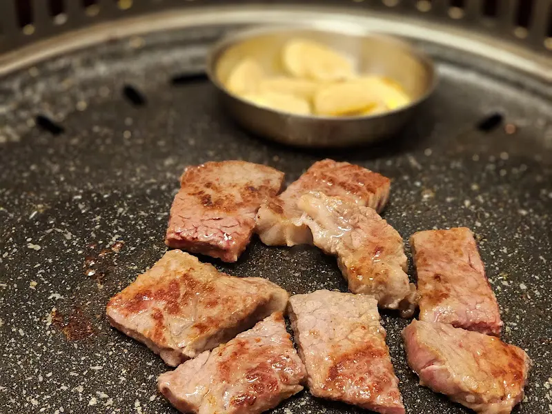 소고기 굽는 모습