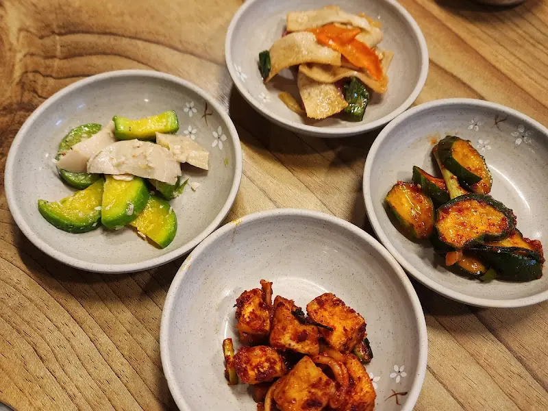 다양한 밑반찬들