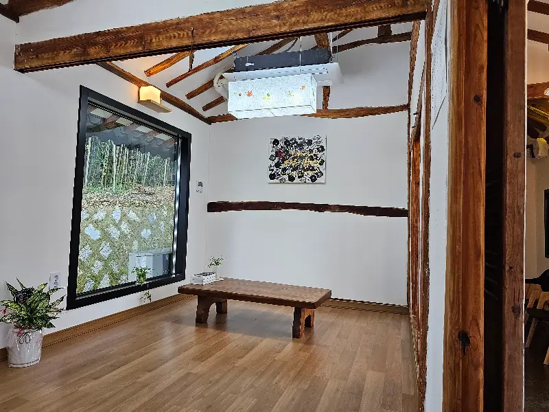 좌식 테이블 공간