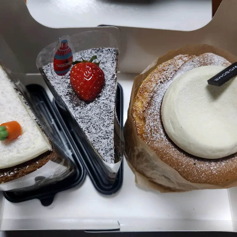 다양한 조각 케이크