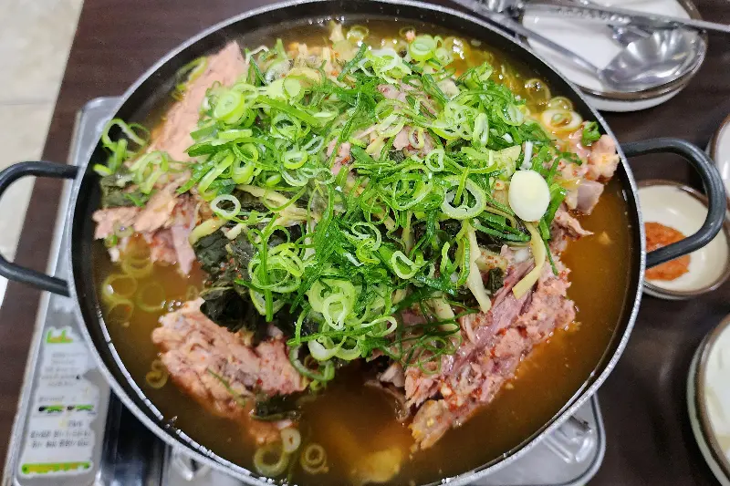 뼈전골의 푸짐한 모습