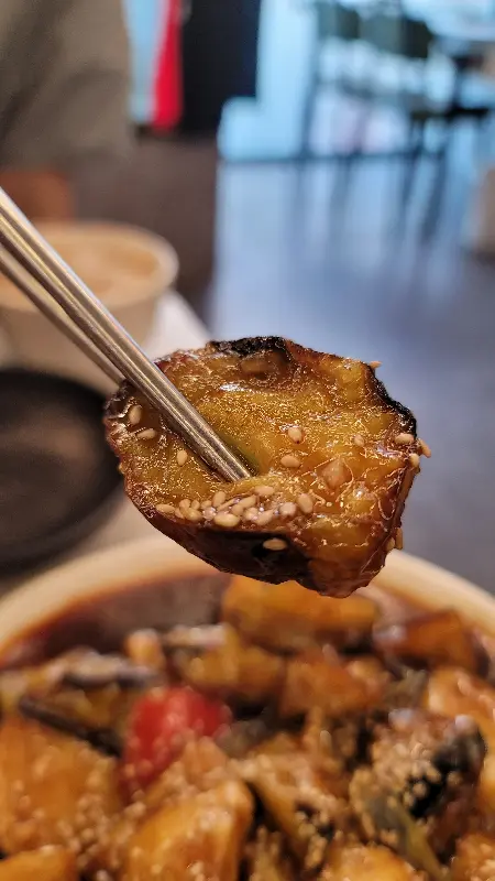 윤기가 흐르는 지삼선