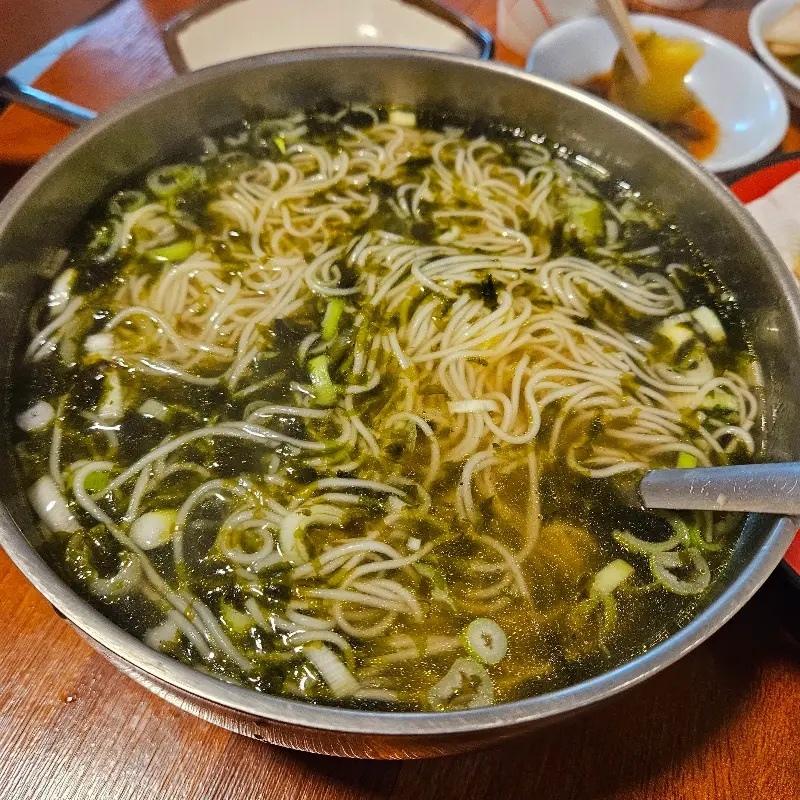 푸짐한 잔치국수