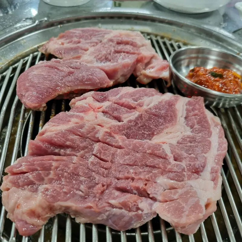 지글지글 익어가는 목살