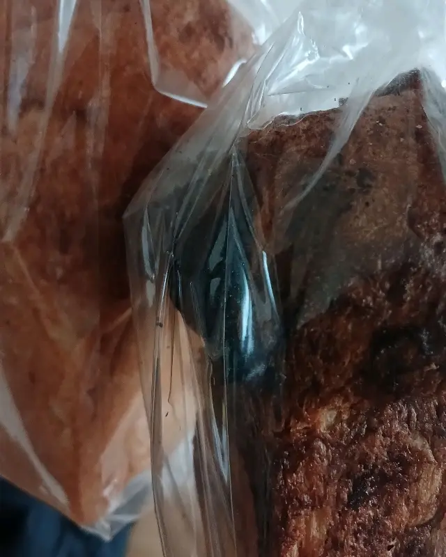 더무그에서 사온 빵