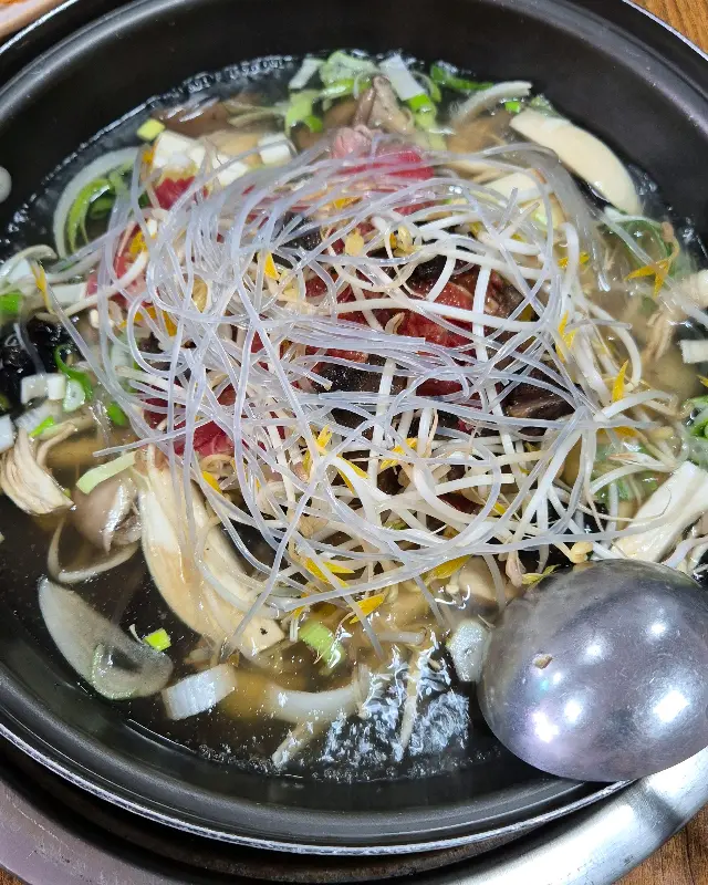 능이버섯전골 비주얼