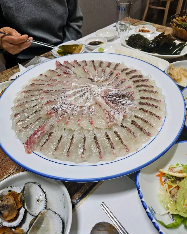 참돔 유비끼 한상차림 전체샷