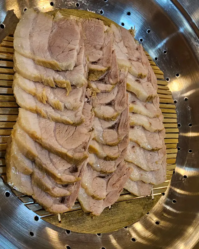 윤기가 흐르는 보쌈