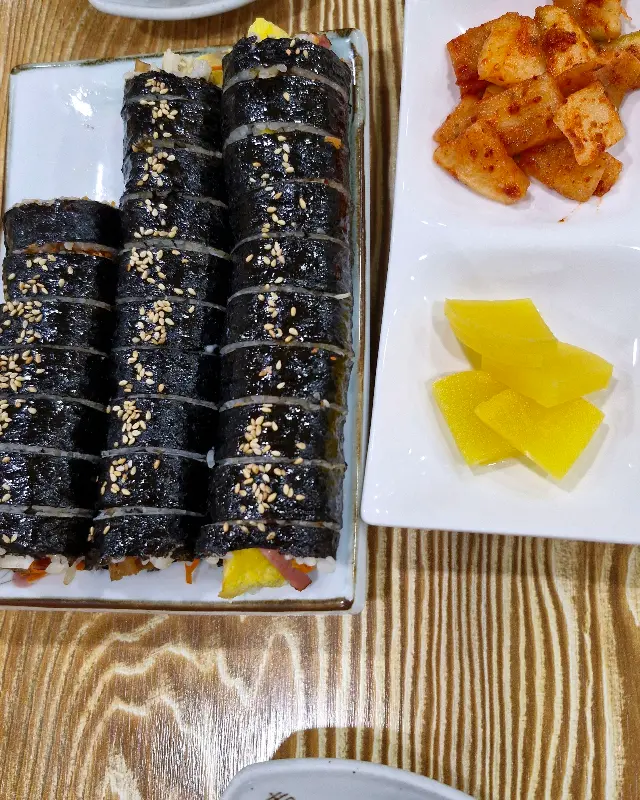 다래향 묵은지 김밥