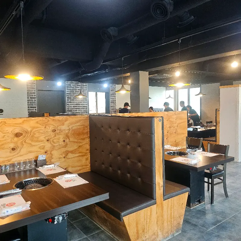 넓고 깔끔한 맛골 내부