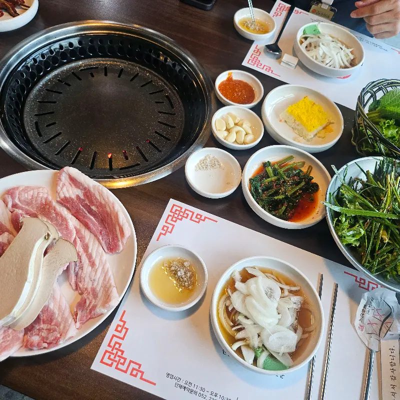 푸짐한 맛골 한 상 차림