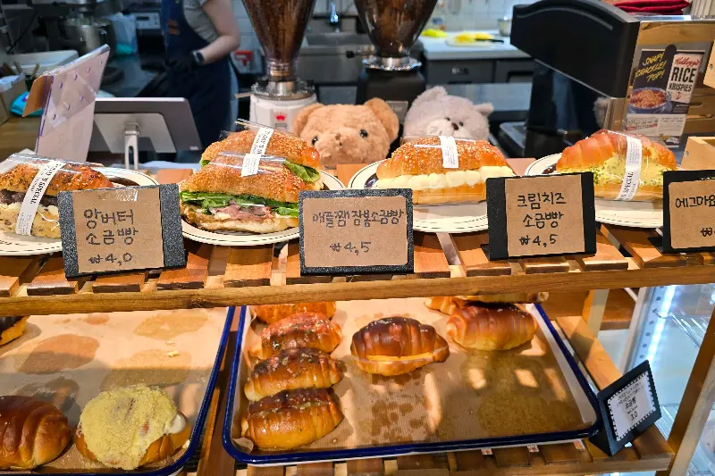 다양한 종류의 소금빵