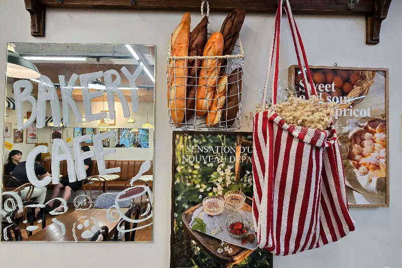 스위트시즌 내부 장식