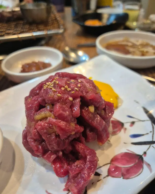 신선한 육회의 자태