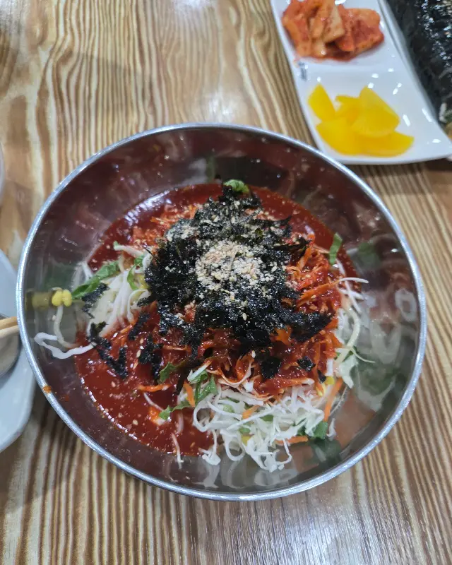 다래향 비빔국수