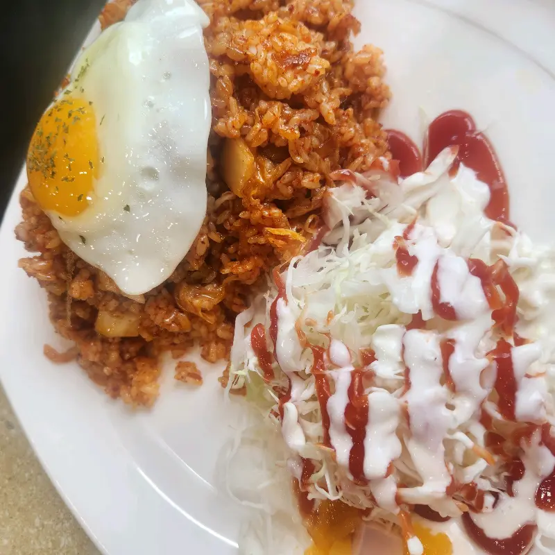 김치볶음밥과 돈까스