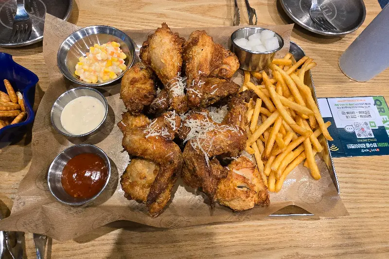 군침이 절로 도는 닭발 메뉴
