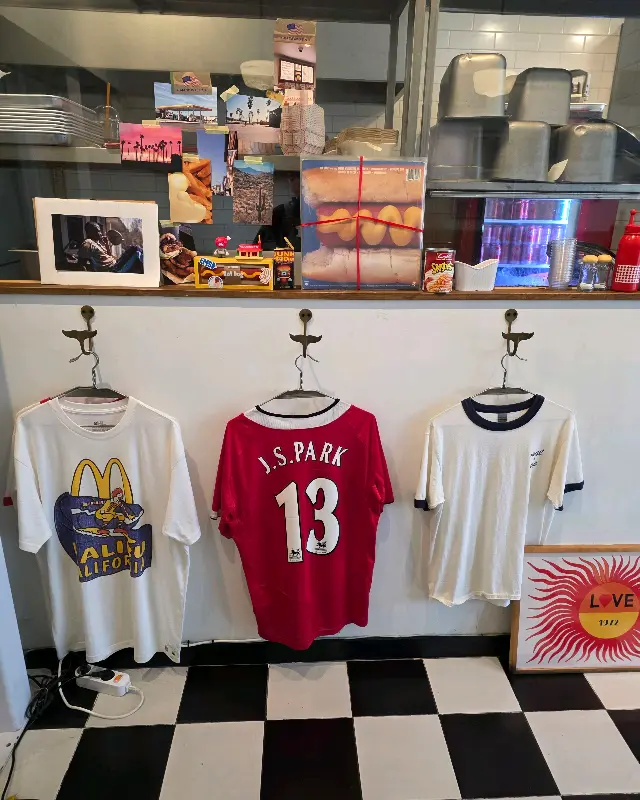 말콥버거 내부 장식