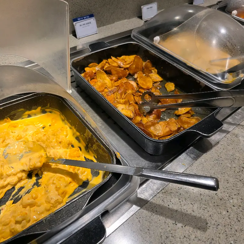 따뜻한 음식 코너