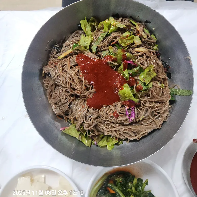 젓가락을 멈출 수 없는 맛