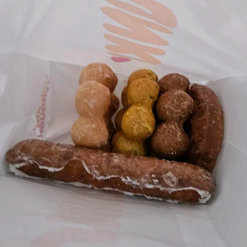 다양한 종류의 도넛