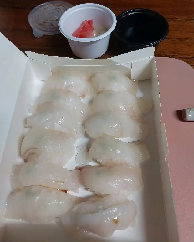 두툼한 회가 올라간 초밥