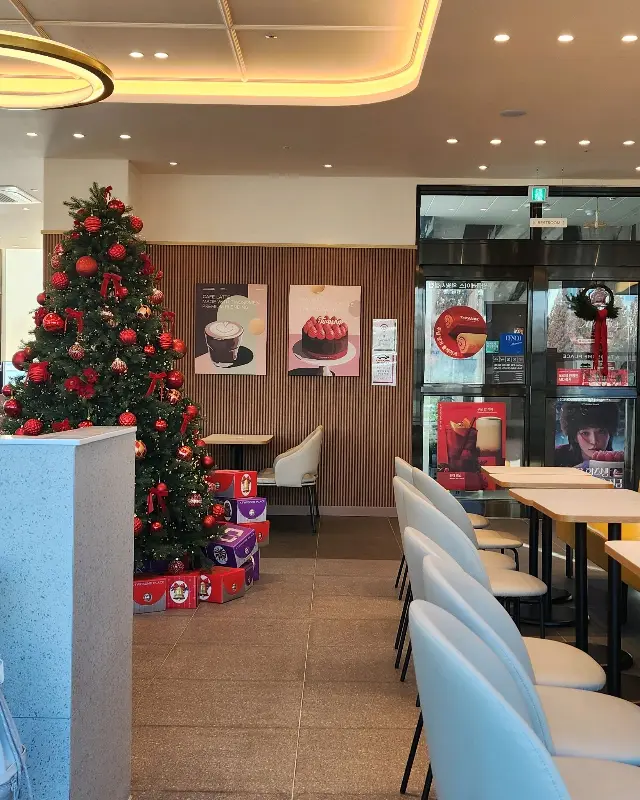 투썸플레이스 의왕시청점 내부