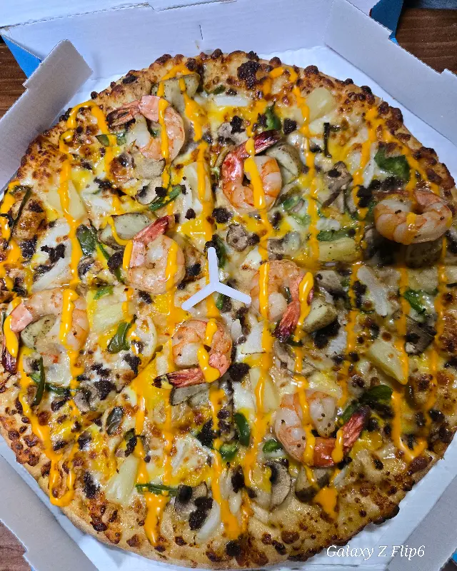 아보카도 새우 피자