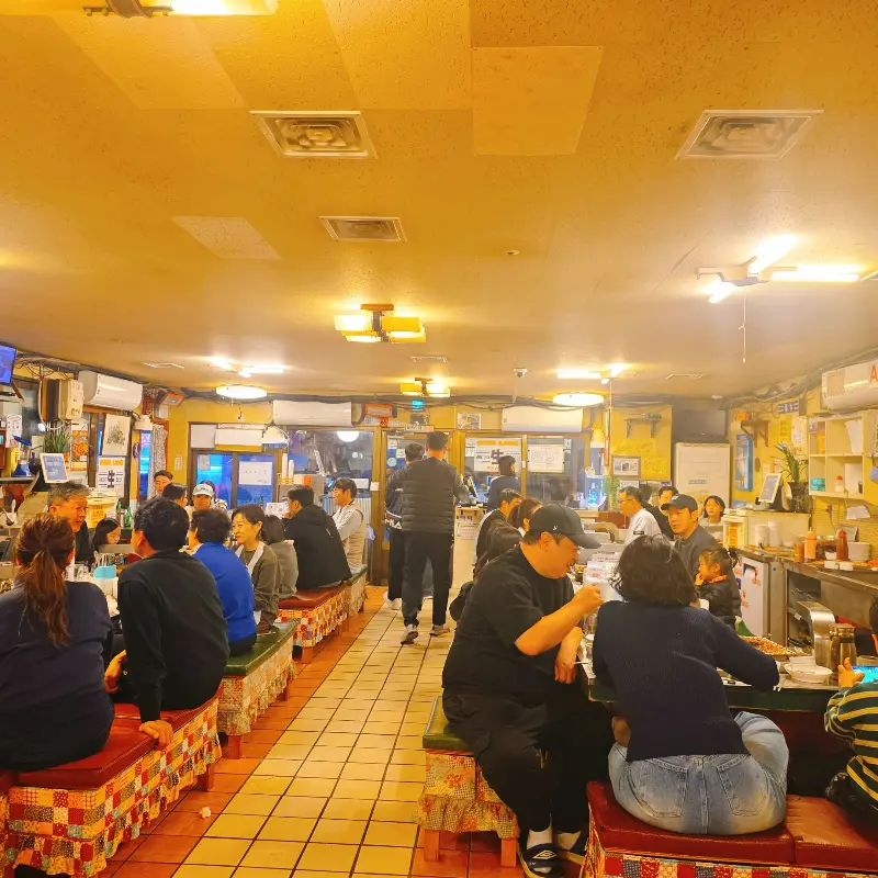 넓고 쾌적한 매장